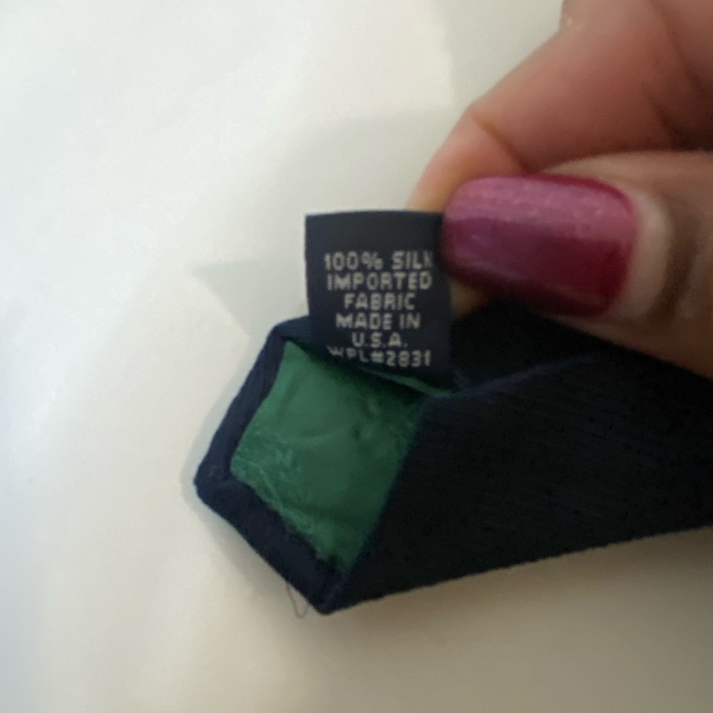 Tommy Hilfiger 100% silk necktie - Picture 3 of 3